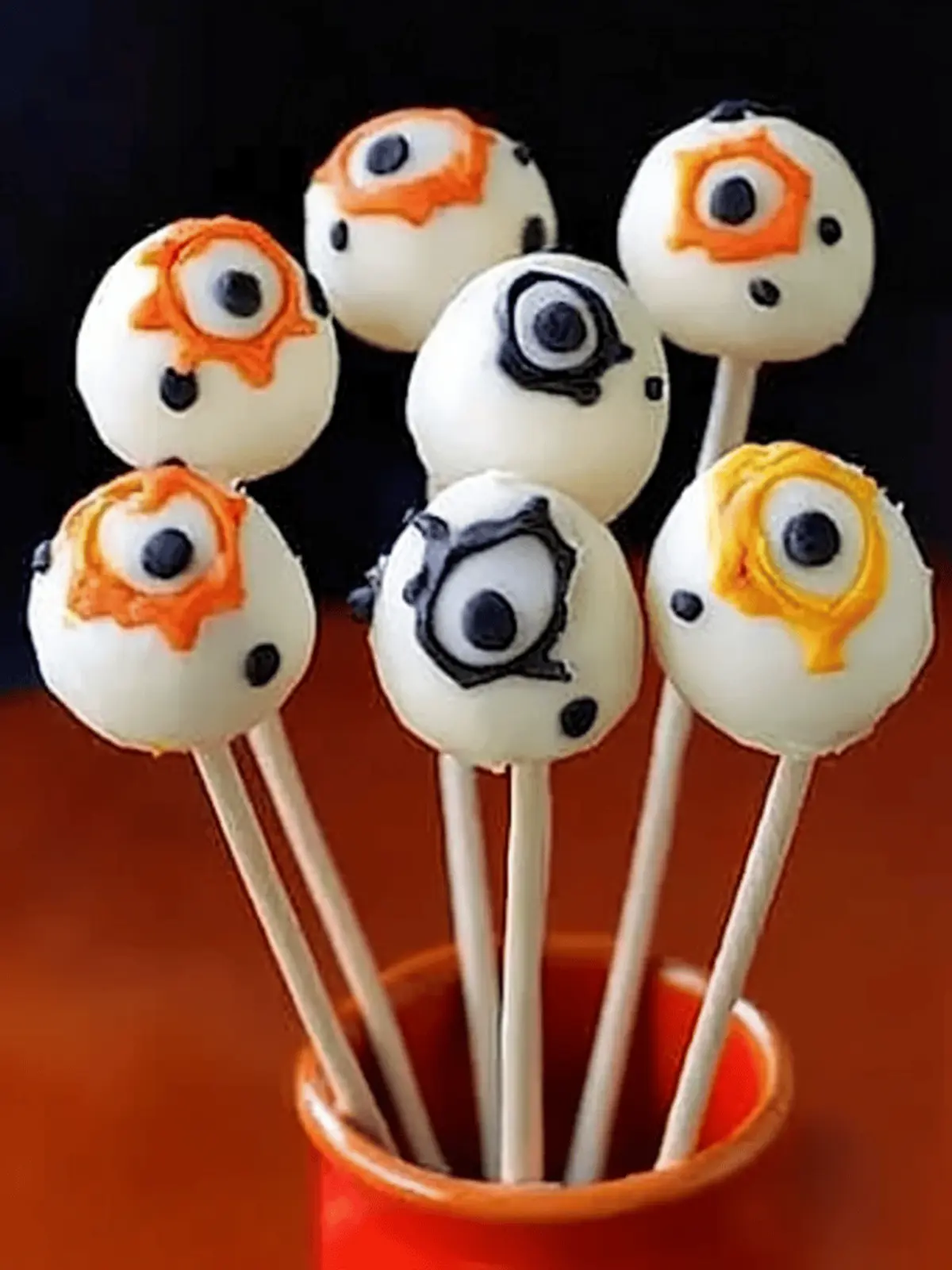 Spooky Halloween Cake Pops That Kids Can't Resist 4 Halloween cake pops