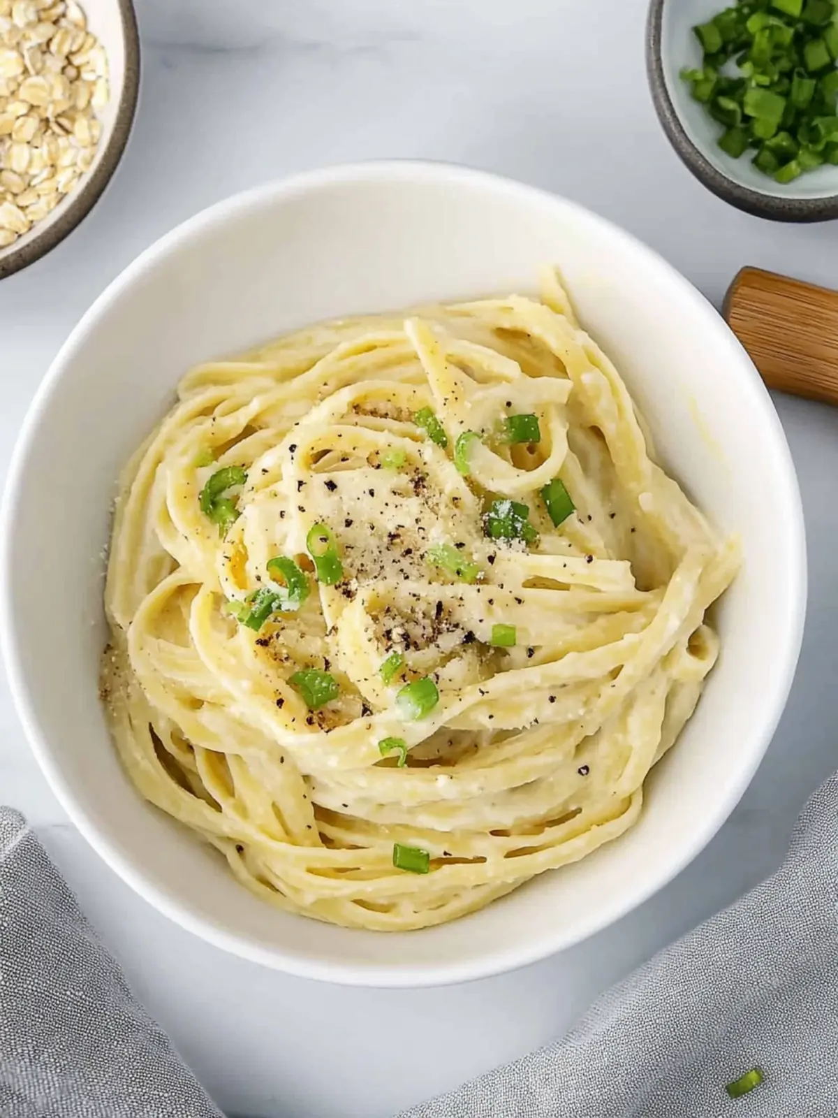 Creamy Oat Milk Alfredo Pasta Sauce for Easy Vegan Comfort 2 Oat Milk Alfredo Pasta Sauce